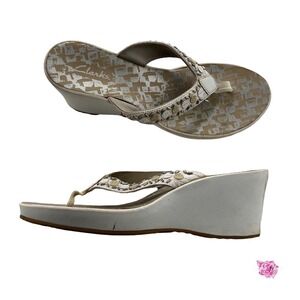 Clarks Women's Y2K Wedge Sandals size 9M White Sequen